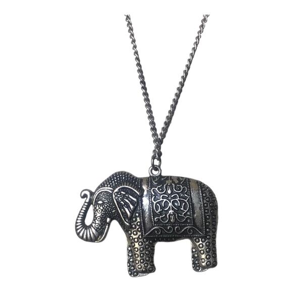 Retro Detailed Ornately Carved Large Elephant Necklace Silver Tone Necklace - Picture 8 of 12